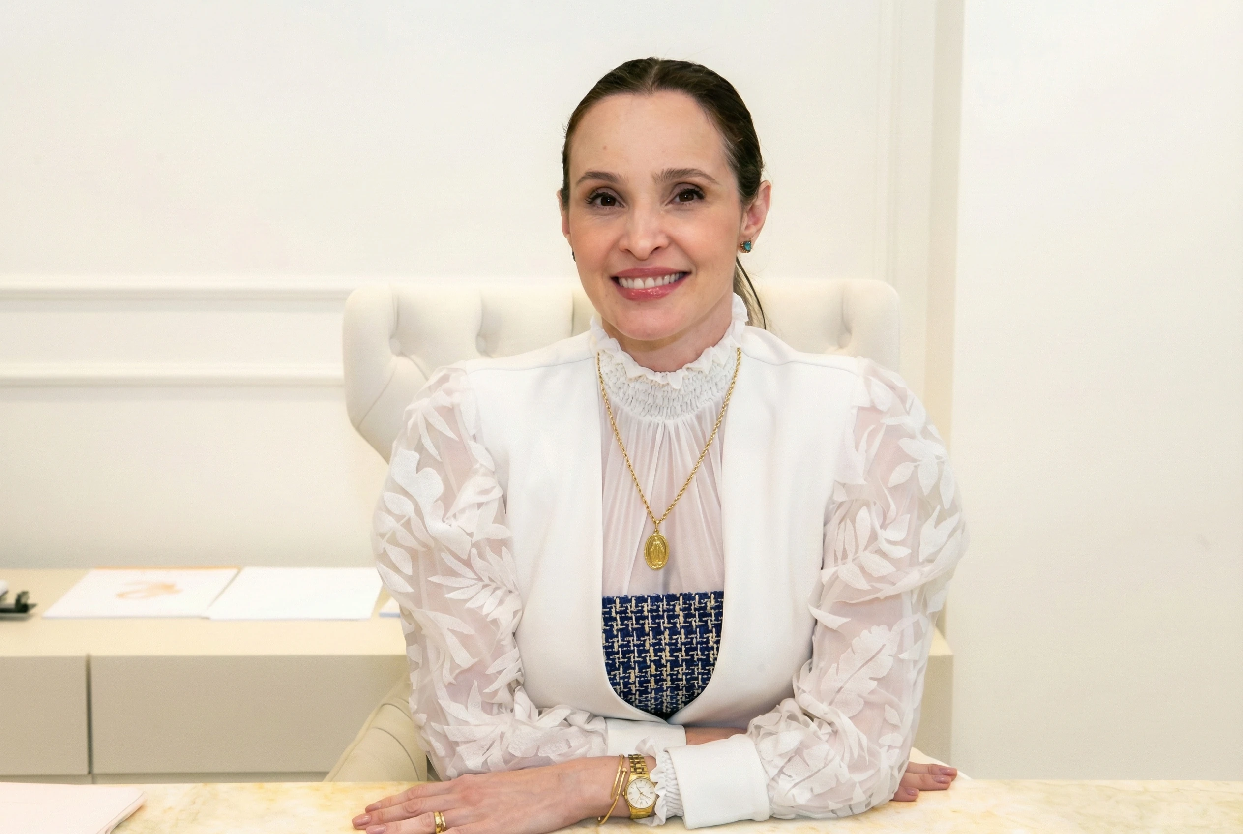 Dra. Vivian Galano Preto em seu consultório